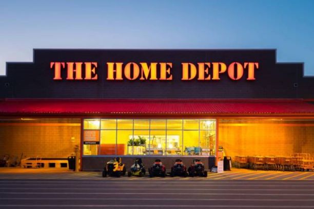 home depot open new years