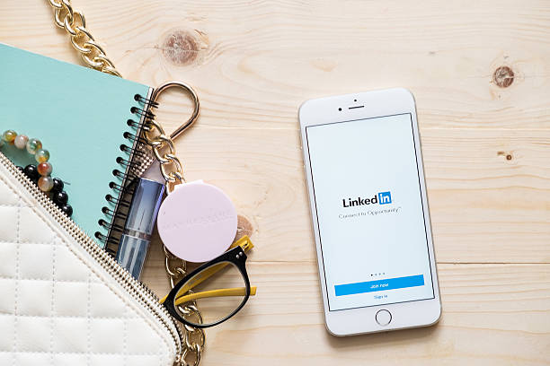 how to remove open to work on linkedin mobile app