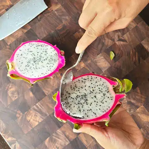 how_to_cut_a_dragon_fruit_-_scoop_it_out_with_a_spoon