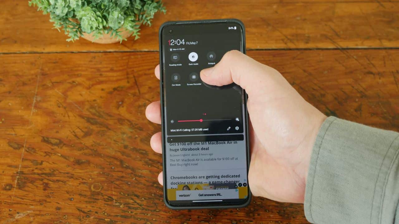 How to screen record on android