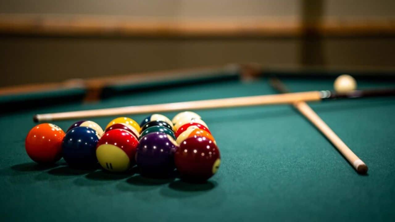 how-to-rack-pool-balls