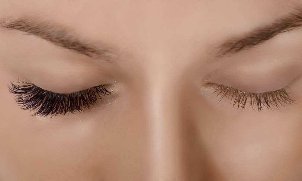 how to remove lash extensions