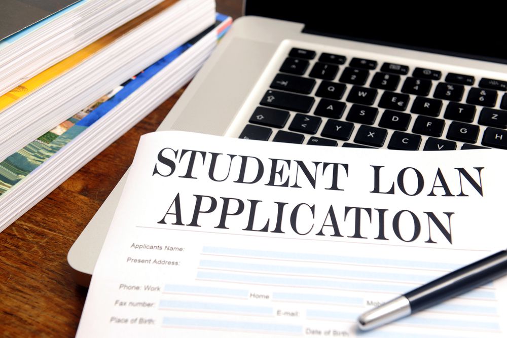 您可以在沒有簽名者的情況下獲得國際學生貸款。 這些美國學生的國際貸款沒有陪同人員，包括MPOWER，Prodigy，Stilt。 但是，他們大多可以在美國和加拿大學習。