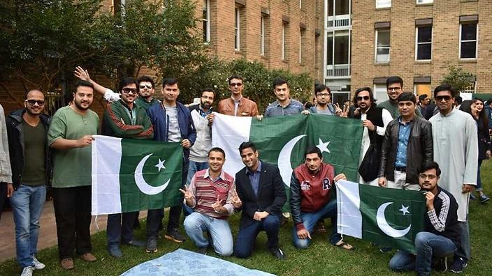 پاکستان-یونیورسٹی کے طلباء