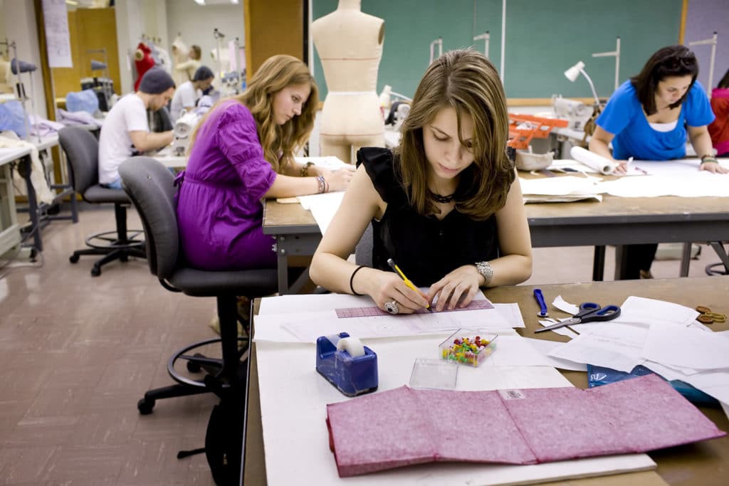 fashion-design-schools-universities-canada