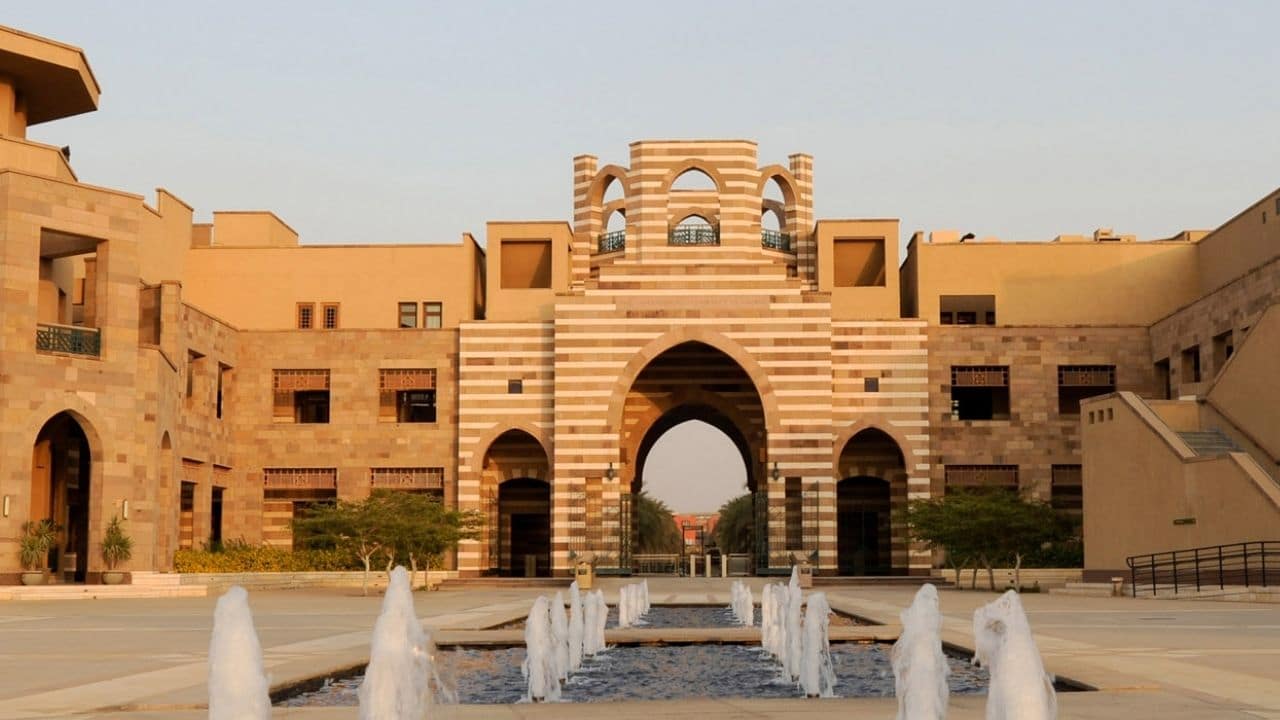 Study at the University of Cairo Admission, Ranking, Courses & Tuition