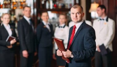 how to become a hospitality manager