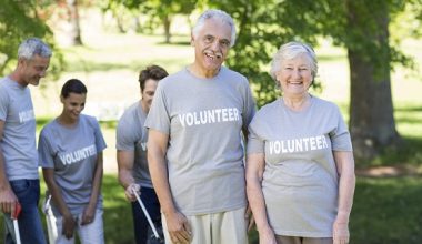 melhores oportunidades de voluntariado para idosos e aposentados
