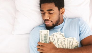 what does it mean to dream about money