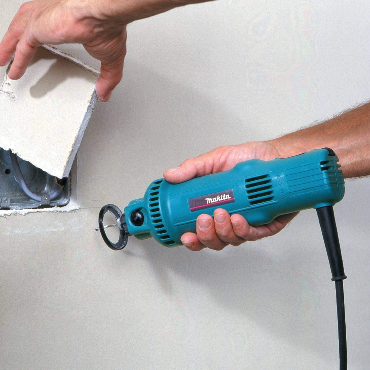 Best Tools for Cutting Drywall
