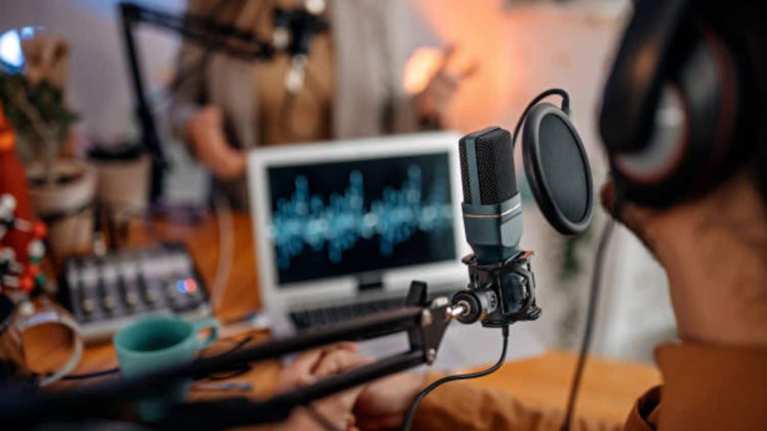 How to Become a Podcaster