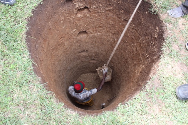 How to Dig well water